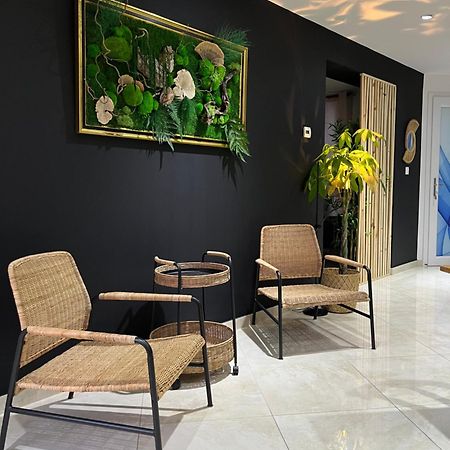 Pink Tropical Champagne Appartement Reims Buitenkant foto