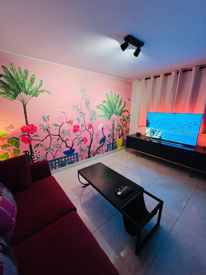 Pink Tropical Champagne Appartement Reims Buitenkant foto