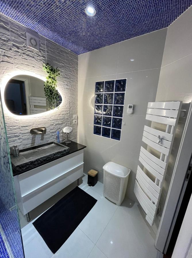 Pink Tropical Champagne Appartement Reims Buitenkant foto