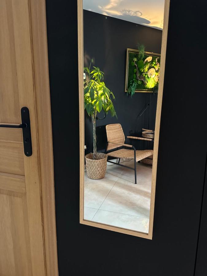 Pink Tropical Champagne Appartement Reims Buitenkant foto
